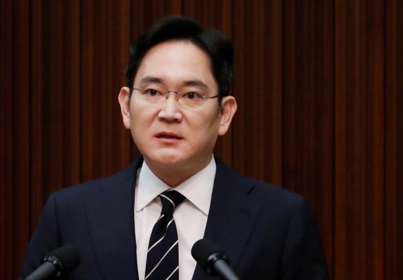 South Korea seeks arrest of Samsung successor in succession probe