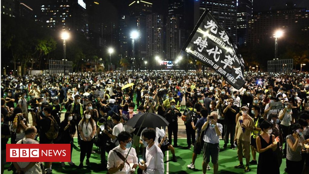 Thousands defy restriction to participate in Tiananmen vigil in HK