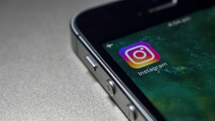 Instagram tells users not to embed photos on other websites