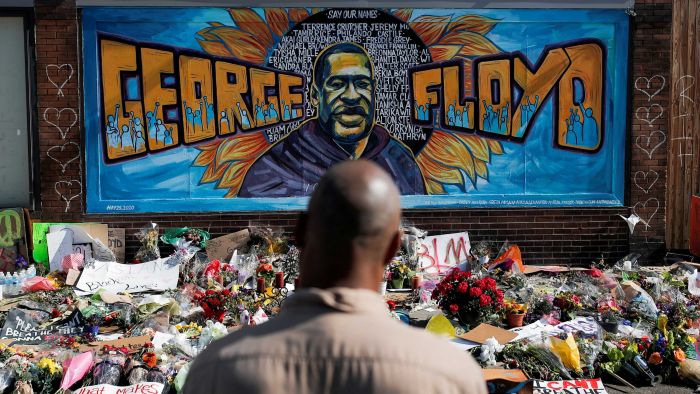 Minneapolis councillors pledge to disband police force in wake of George Floyd death