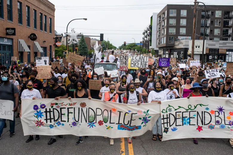 Majority of Minneapolis city council vow to ‘dismantle’ police department | CBC News