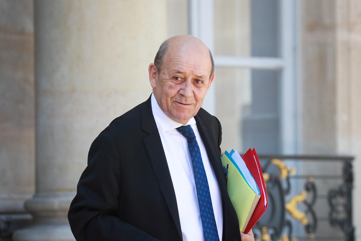 Violence versus protesters, press undesirable, states France’s Le Drian