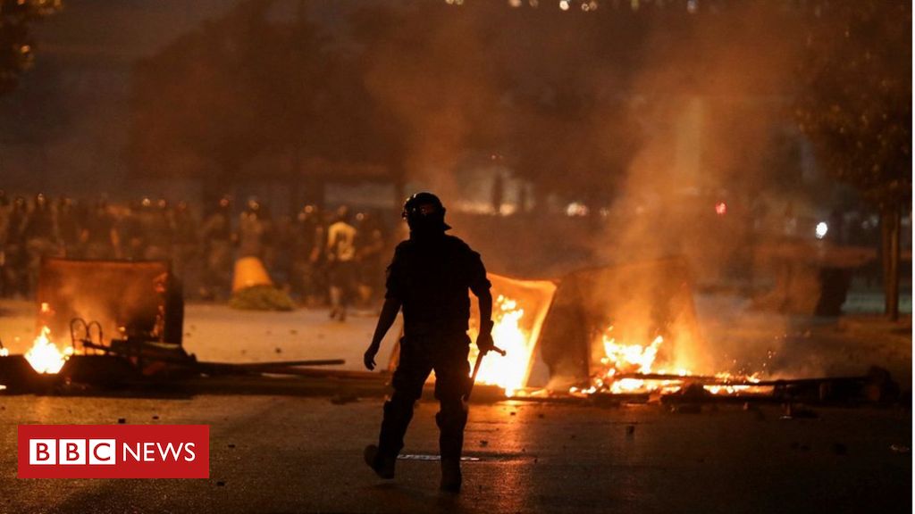 Lebanon demonstrations continue for second night