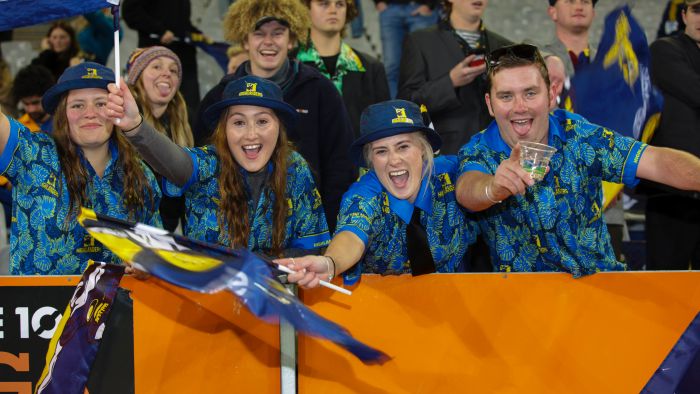 Big crowds relish return of Super Rugby in New Zealand without constraints