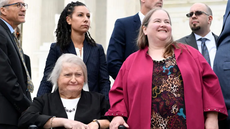 U.S. Supreme Court says gay, transgender workers are covered by landmark civil rights law | CBC News