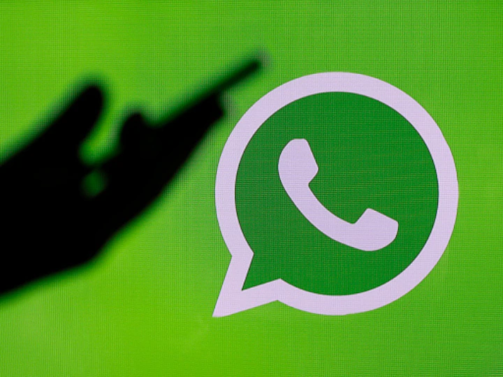 WhatsApp To Let Users Gain Access To 1 Account From 4 Gadgets; Checking New Color For Dark Mode