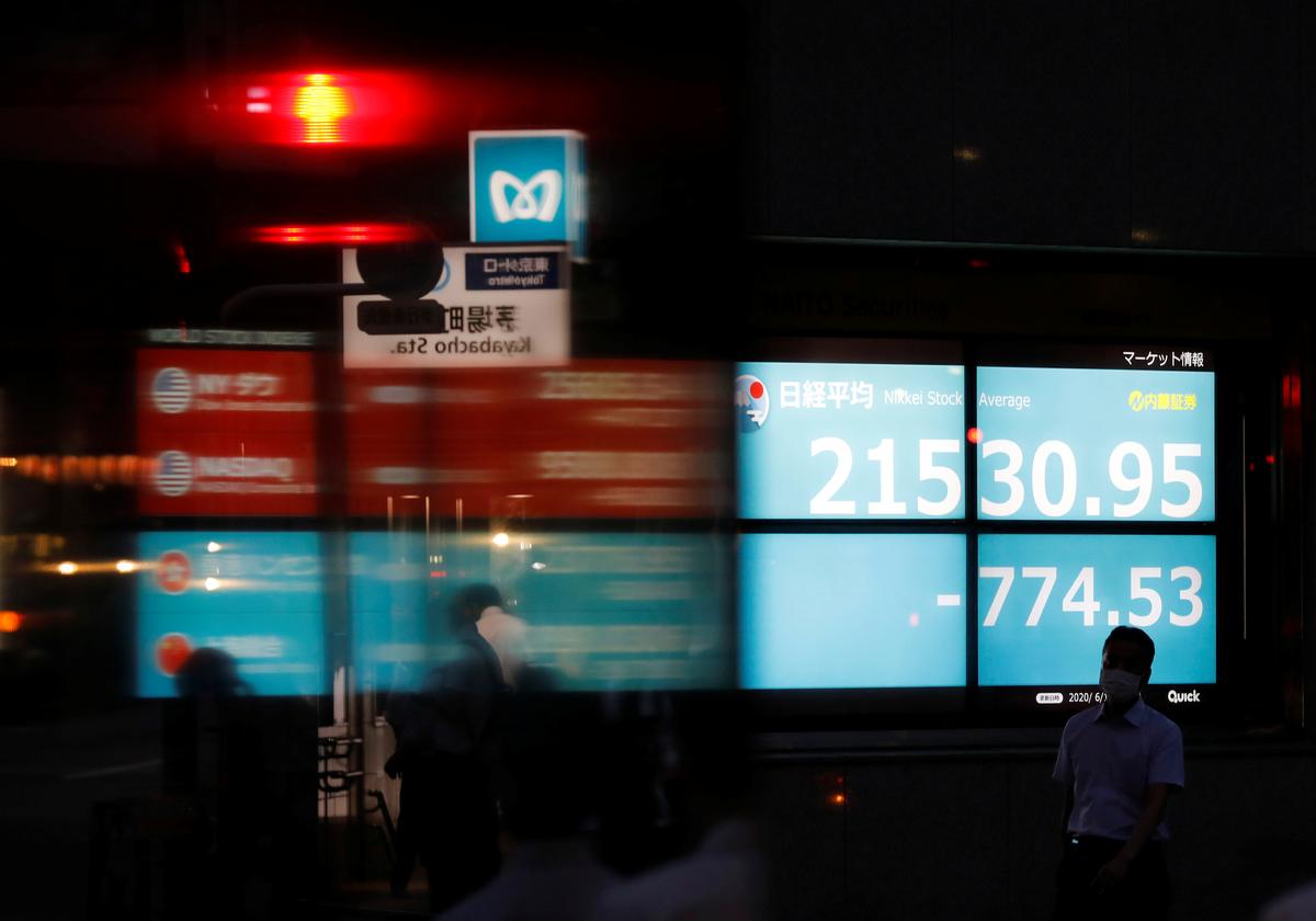 Asian stocks set to track U.S. gains as Fed steps up support