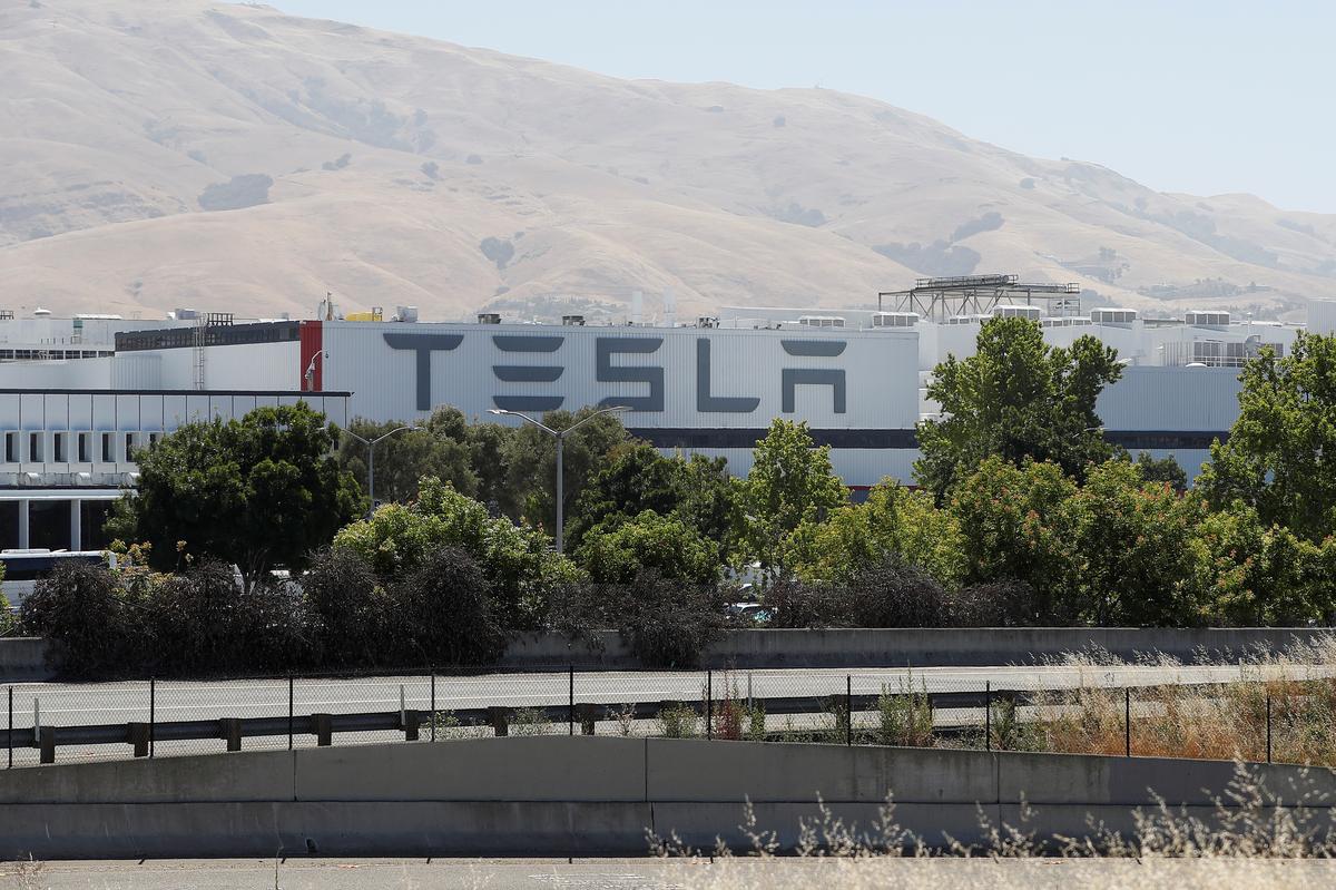 Tesla wants to start developing a brand-new U.S. lorry plant this summer season