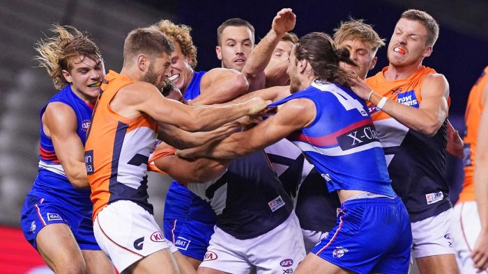 Western Bulldogs upset GWS by 4 objectives in spiteful clash