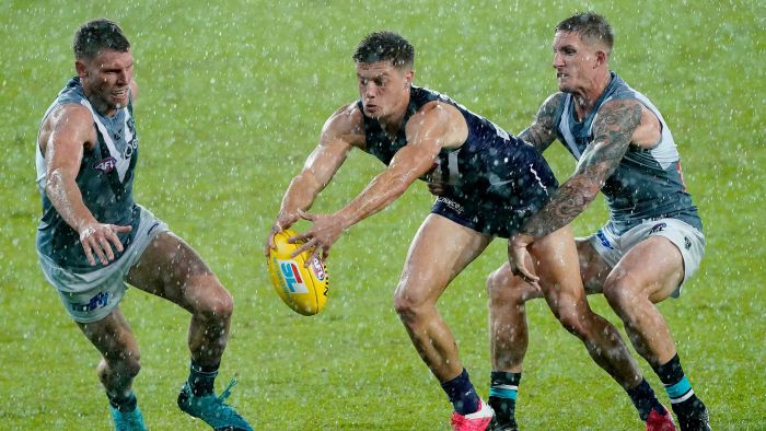 Port on top after win over Freo, Greenwood claps back at Ricciuto after Suns win