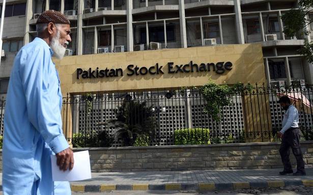 Shooters assault Pakistan stock market in Karachi, six eliminated