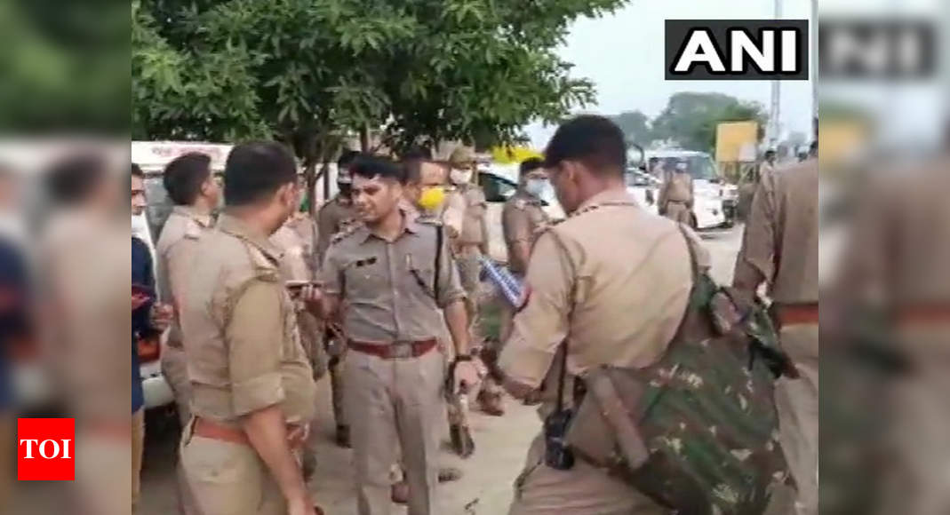 UP: Eight policemen killed in encounter with criminals near Kanpur