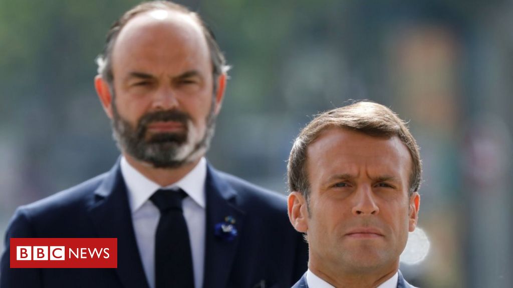 French PM resigns as Macron plans new team