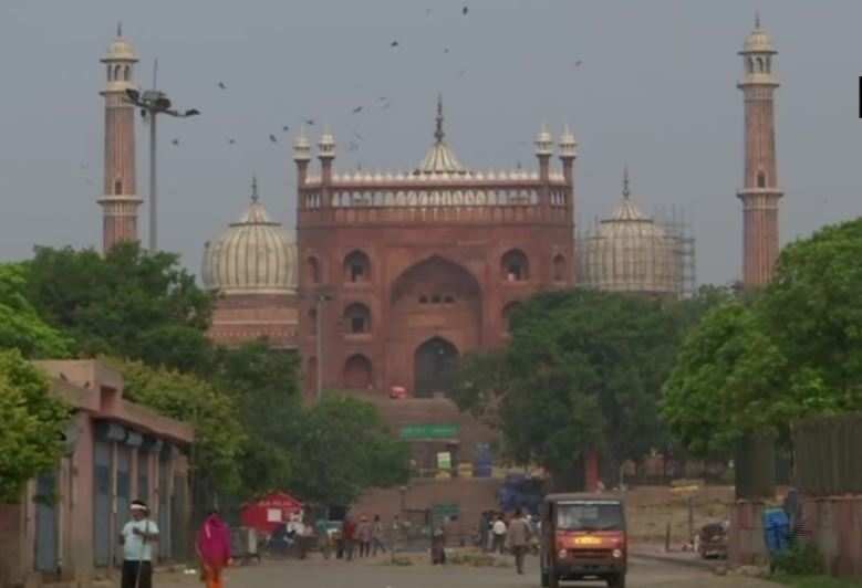 Coronavirus pandemic live updates: Jama Masjid reopens for public from today