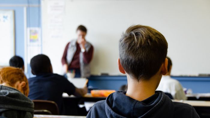 What Victoria’s stage three coronavirus limitations imply for schools, moms and dads and trainees