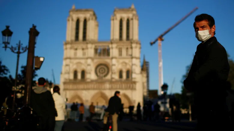 Notre-Dame cathedral to be rebuilt without modern touches | CBC News