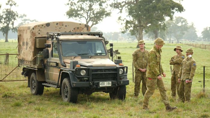 Australian Defence Force arrives at South Australian-Victorian border to support police