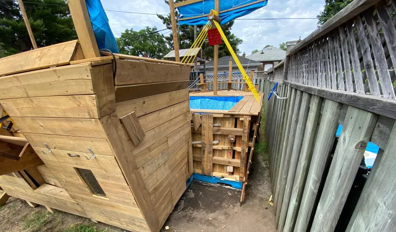 Toronto family forced to dismantle, move backyard ‘pirate ship’ after complaint to city | CBC News