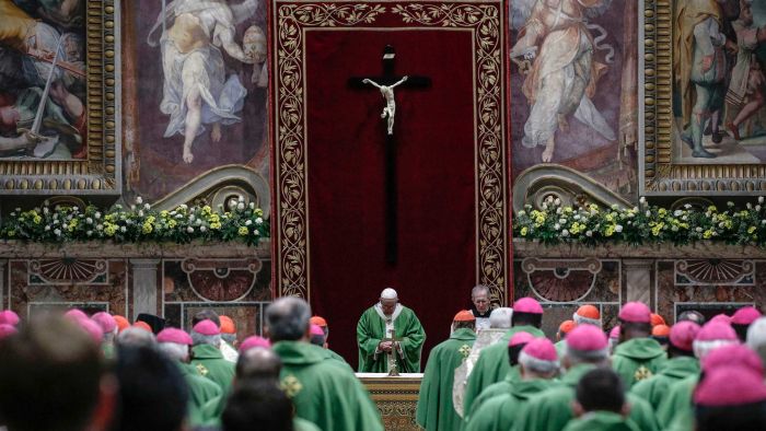 Vatican tells bishops to report sexual abuse to police