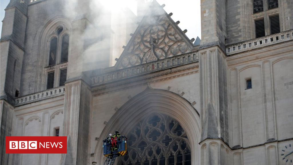 Fire breaks out at Nantes cathedral