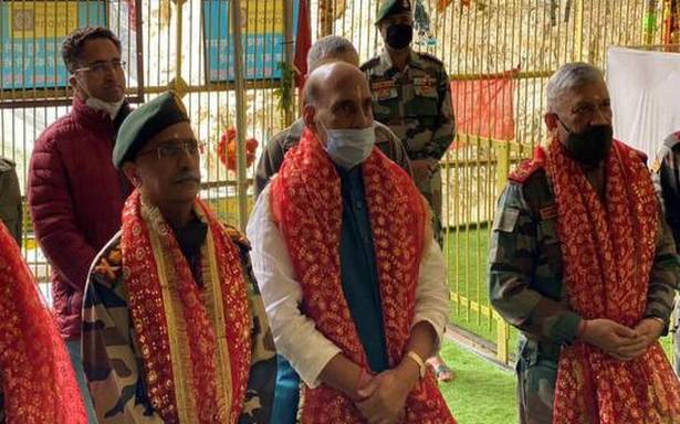 Defence Minister Rajnath Singh visits forward posts in Kupwara