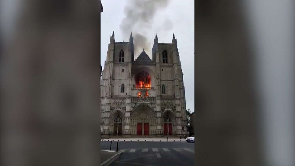 Nantes cathedral volunteer apprehended after fire