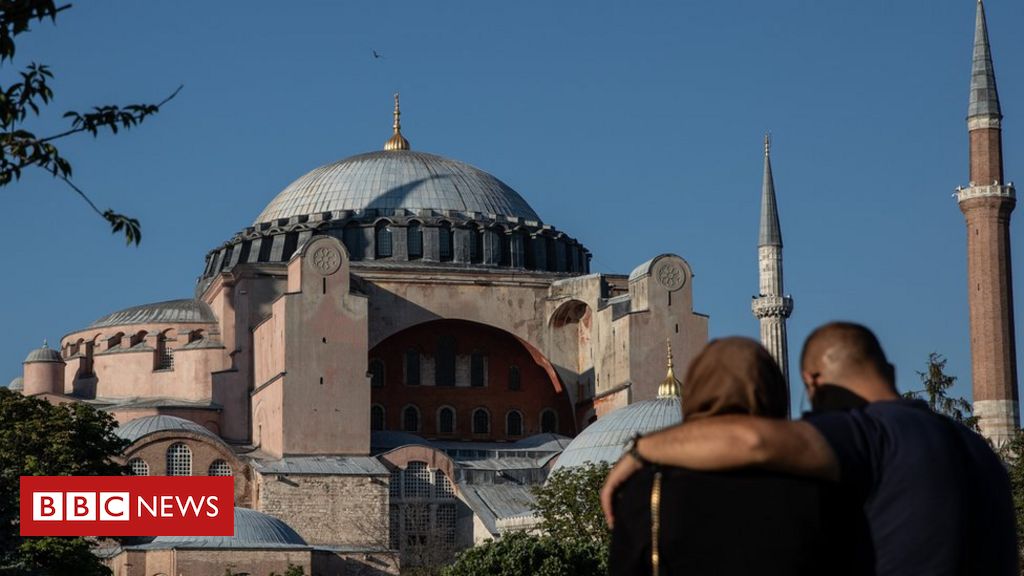 Hagia Sophia to invite Muslims for Friday prayers