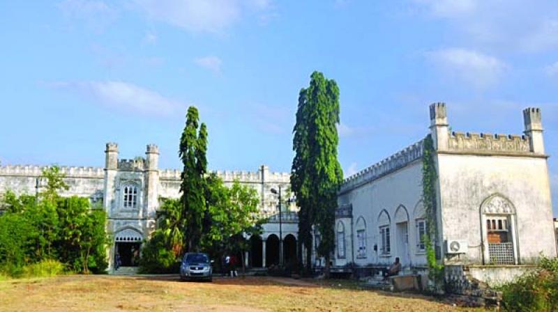 HC directs Telangana to start Hill Fort renovation works