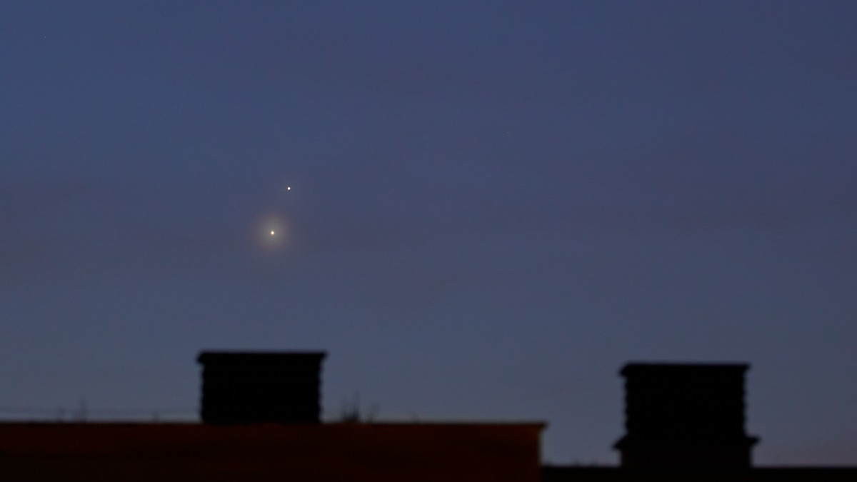 Venus and Jupiter shine collectively over Rome (photo)