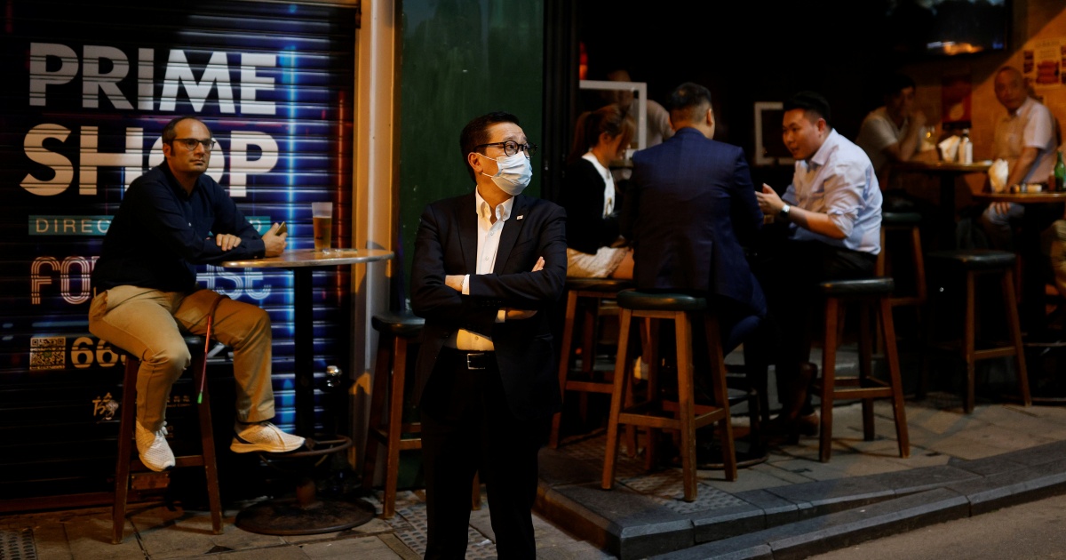 Hong Kong to begin seashores, lengthen nightlife as COVID curbs ease