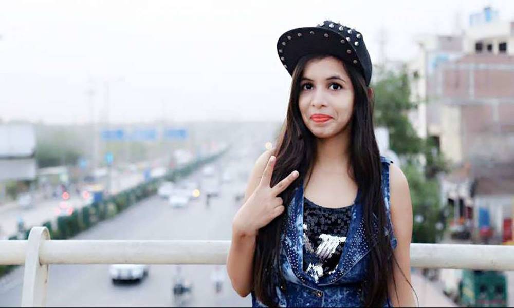 Dhinchak Pooja Drops A New Song; Here’s How Netizens Are Reacting