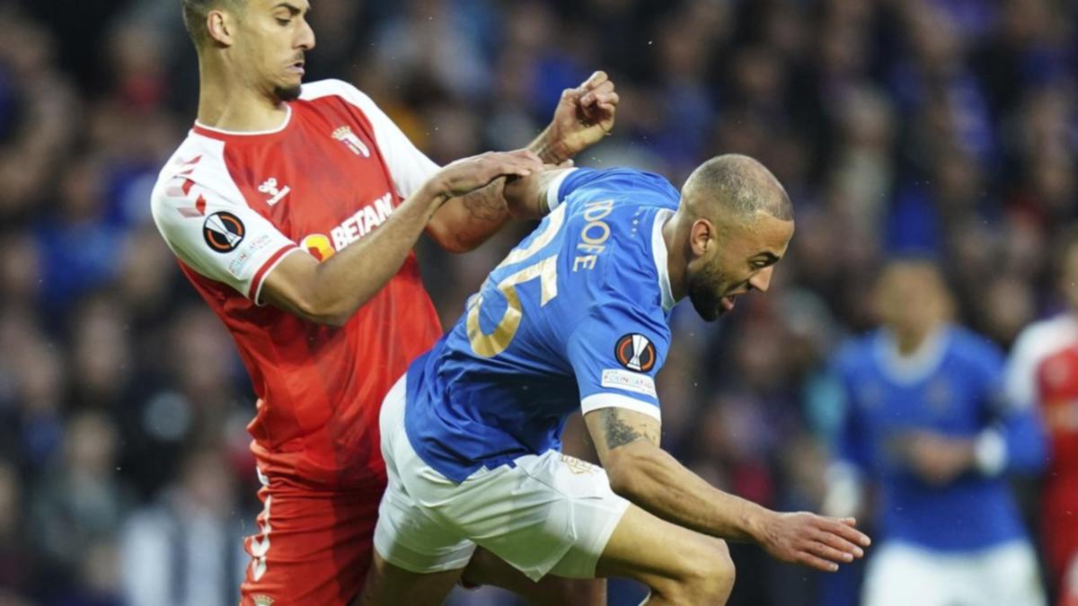 Roofe on board as Rangers head to closing