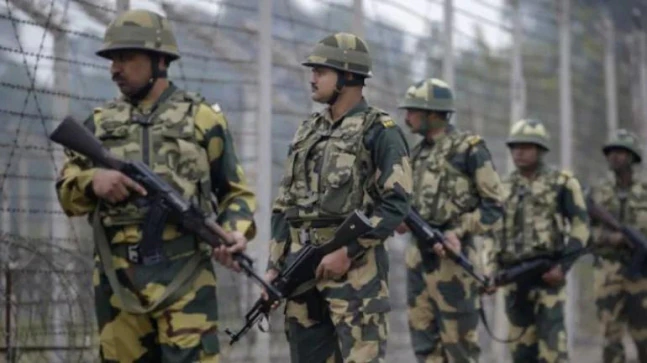 Smugglers attack BSF jawans at India-Bangladesh border, one killed in retaliatory action