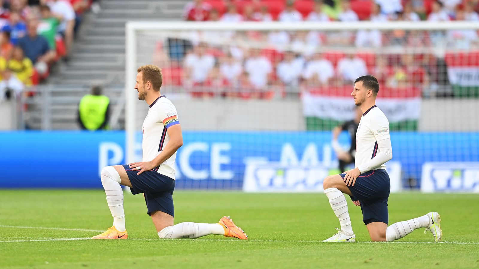 England avid gamers booed by Hungary followers when taking a knee