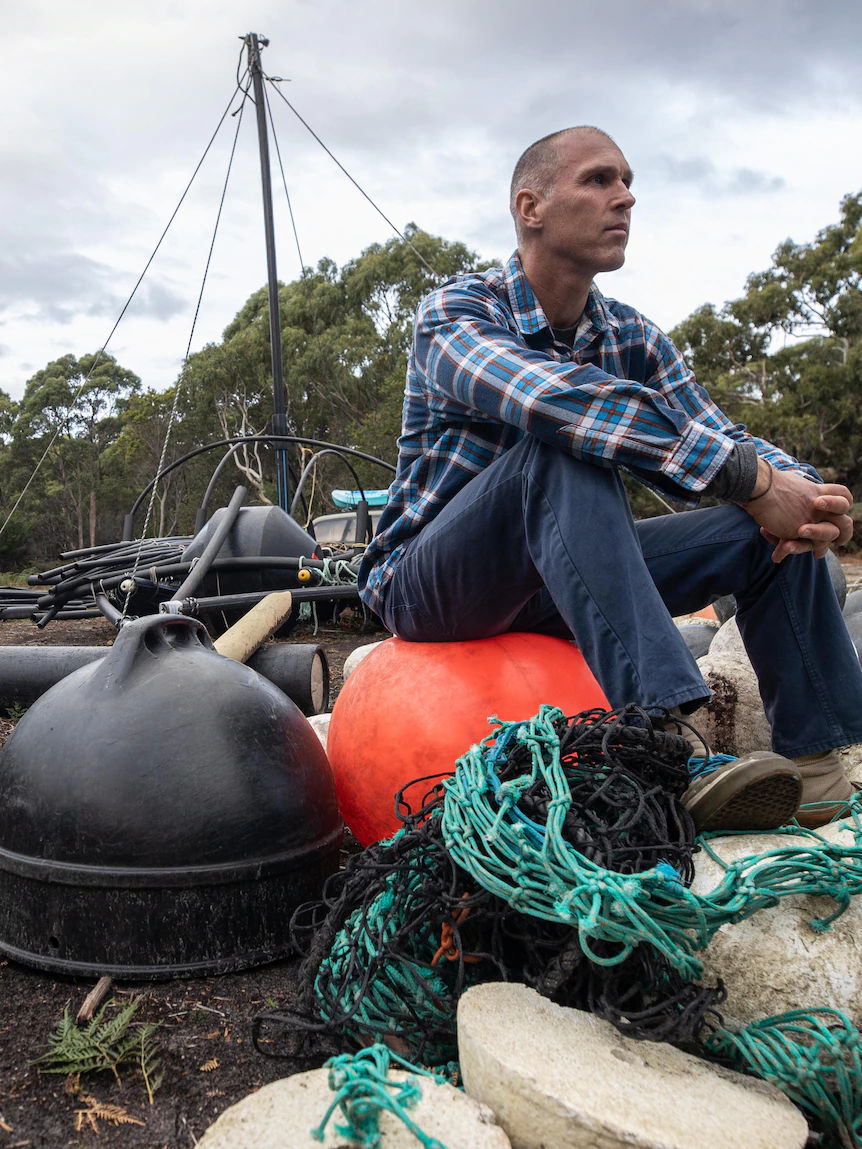 Sam is constructing a raft with ocean particles to bewitch consciousness — and he desires to flit it across the Bass Strait