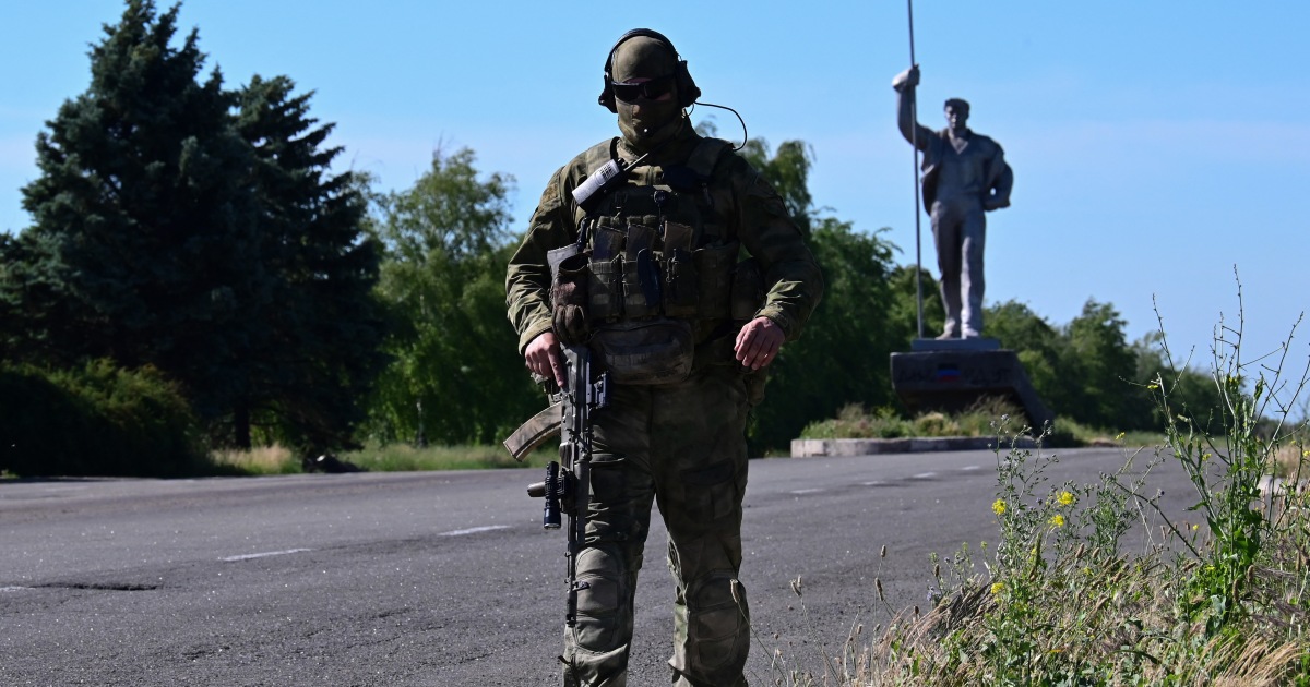 Russia-Ukraine dwell data: Russian flags flying over Mariupol