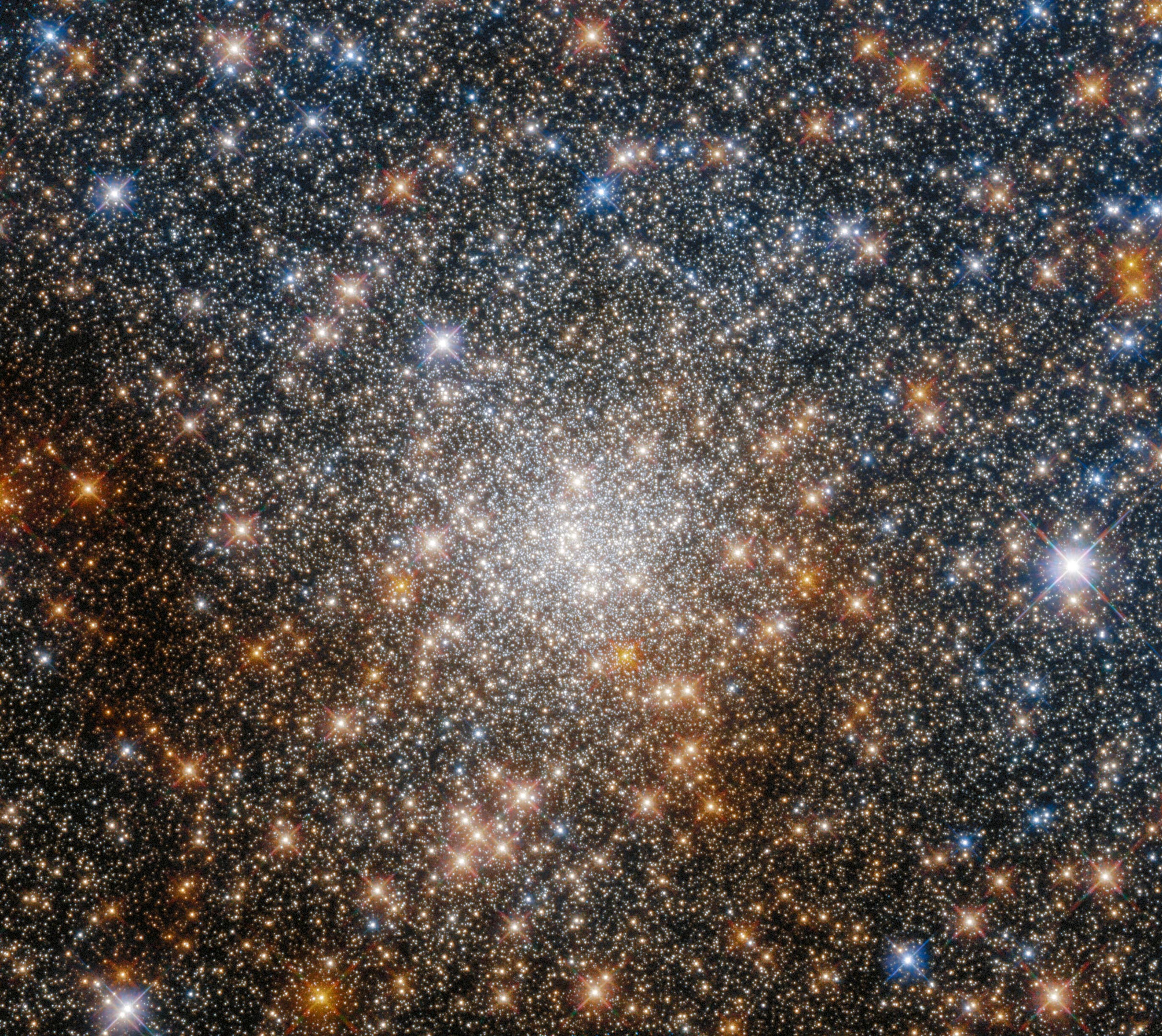 Hubble Set Telescope Captures a Swish Cosmic Fancy Chest