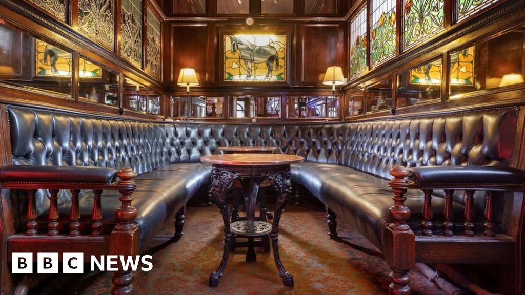 Historical English pubs recognised for their interiors