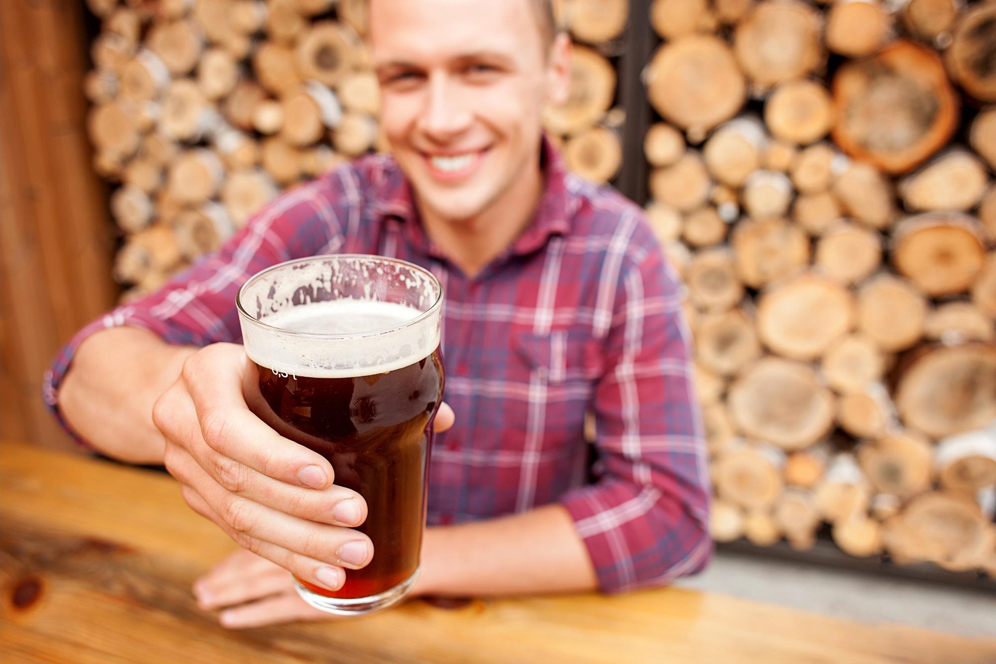 Cheers! Lager Beer May per chance well presumably Abet Men’s Gut Microbes, Lower Likelihood of Illness