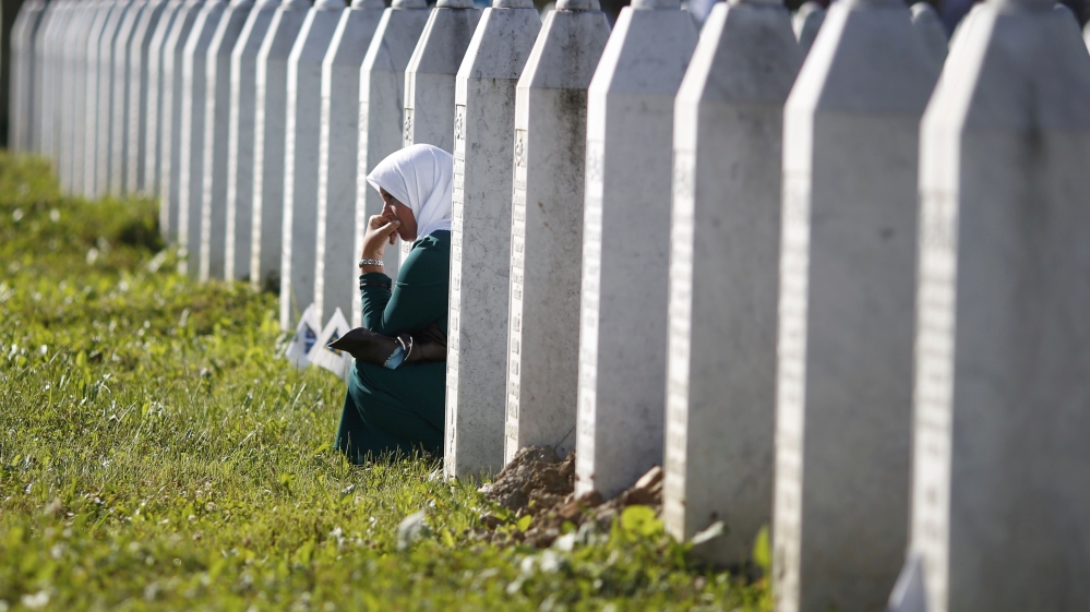 Dutch high minister apologises to Srebrenica peacekeepers