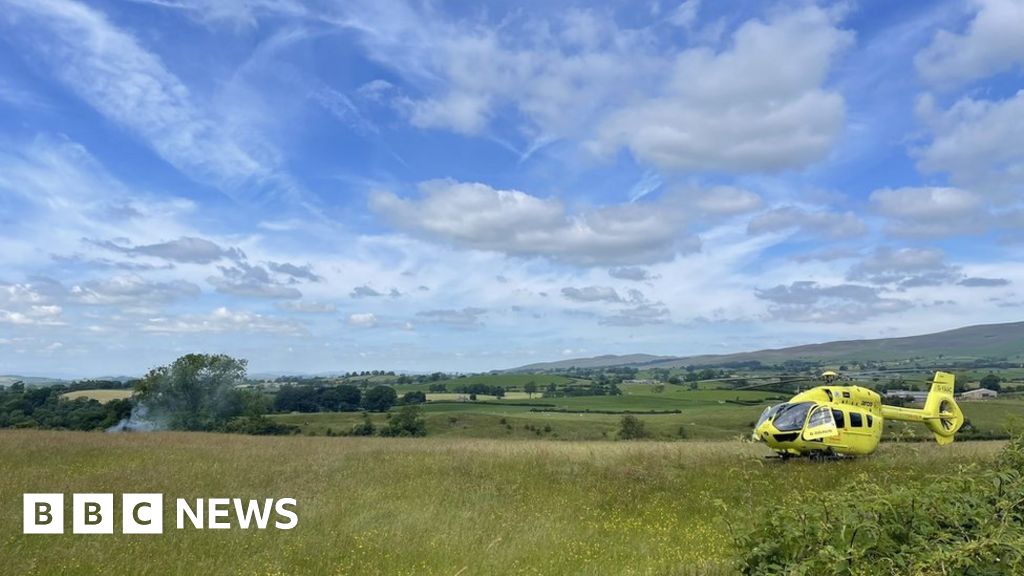 Helicopter crashes in field advance Burton in Lonsdale