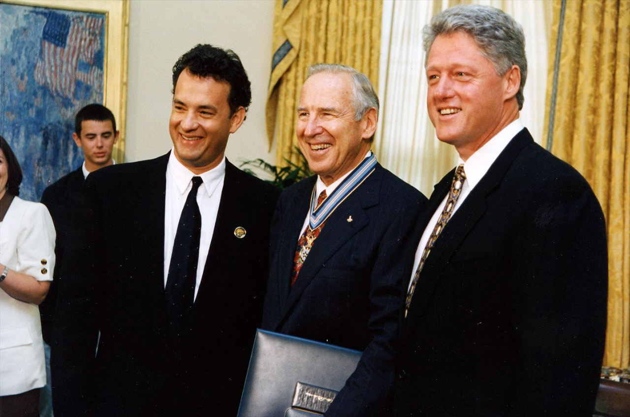 Frail NASA deputy chief presentations yarn in the again of Apollo 13 astronaut’s medal of honor