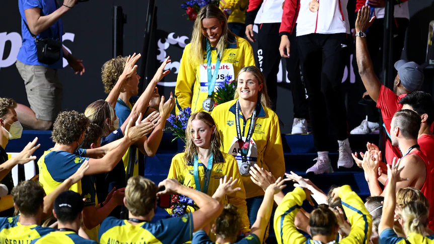 Australia ends world swimming titles with 17 medals, Mollie O’Callgahan wins sixth medal in ladies’s medley relay – ABC News