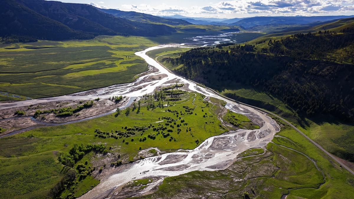 Ancient Yellowstone flooding brings renewal despite destruction