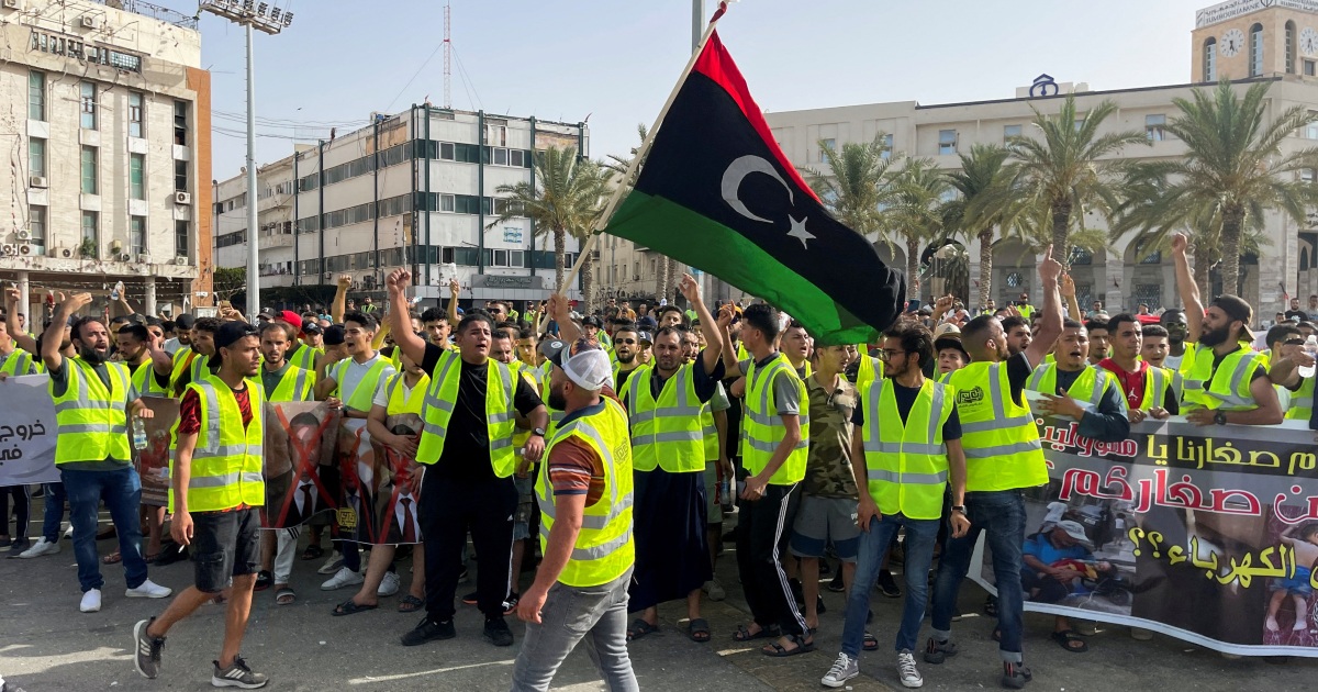 Libya protesters storm parliament constructing in Tobruk