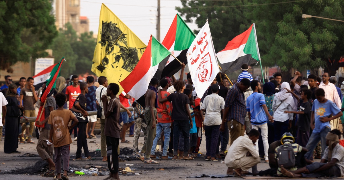 Sudan activists reject navy supply as ‘ruse’, lag extra protests