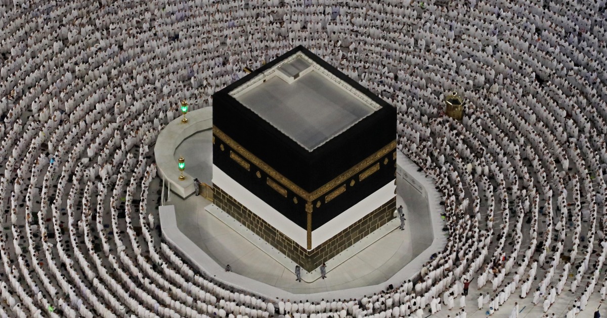 Photos: A million Muslims originate Hajj pilgrimage in Mecca