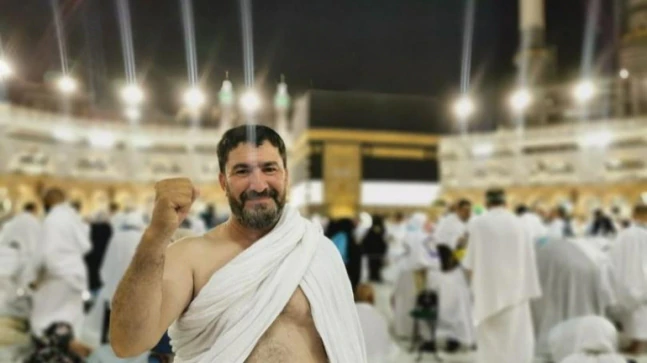 Iraqi man walks 6,500 km from the UK to reach Mecca for Hajj