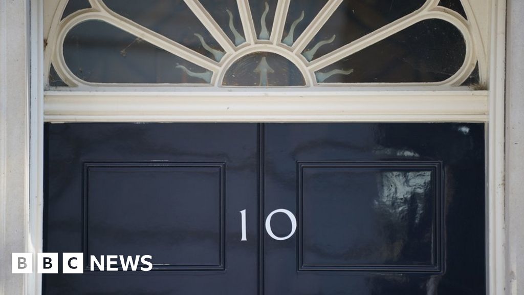 Next Conservative leader and PM to be unveiled by 5 September