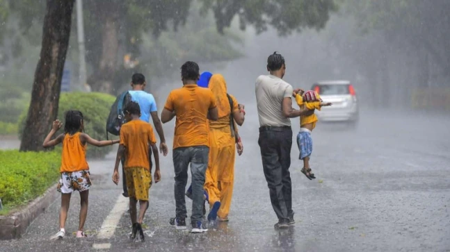 Heavy rain lashes Delhi-NCR after days of sizzling heat, orange alert issued in Mumbai